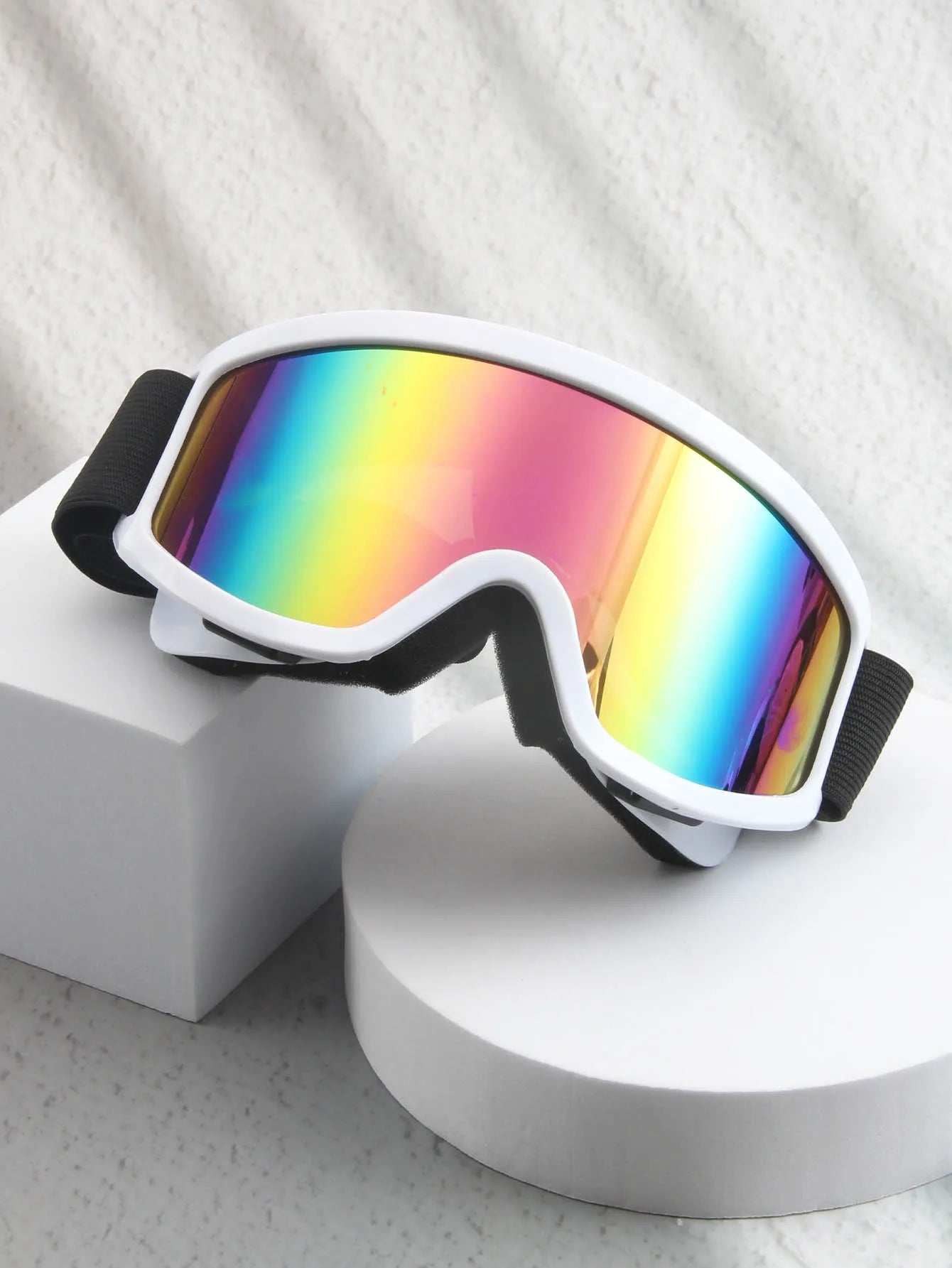Large frame ski goggles with colored lenses